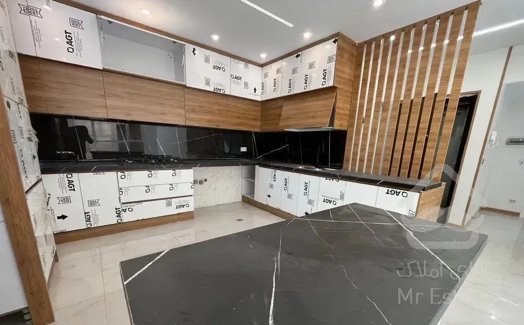 آپارتمان ۱۰۵ متری/۲ خوابه/نوساز/متریال برند