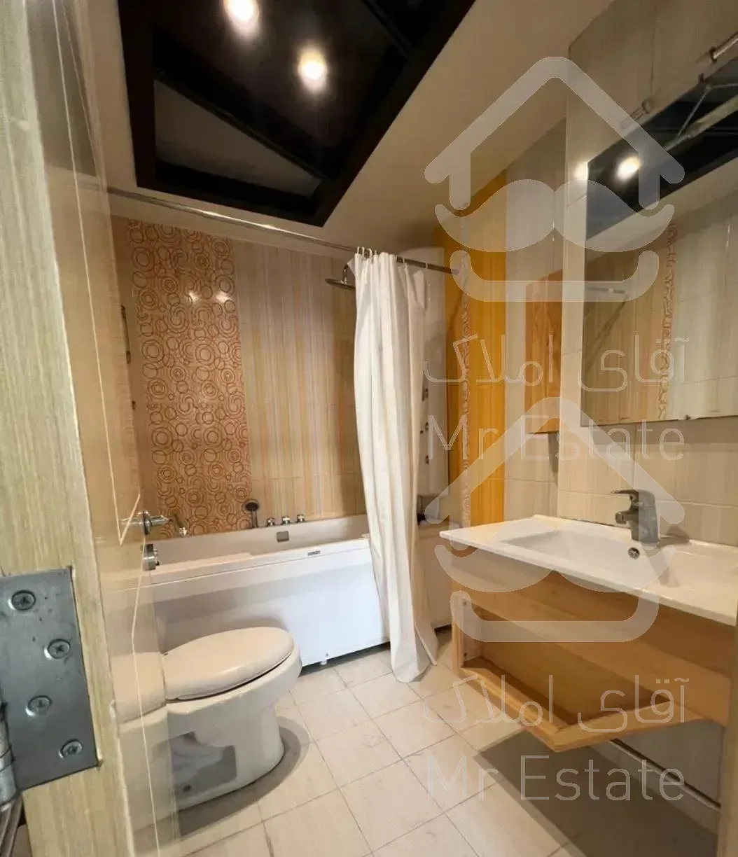 ۱۳۰ متر دو خواب خیابان آفتاب با مشاعات آبی