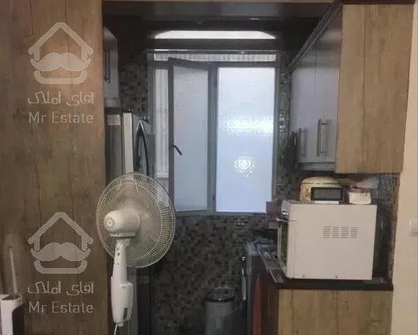 ۵۰ متر میدان شهدا بحر خشکبارچی غربی طبقه دوم