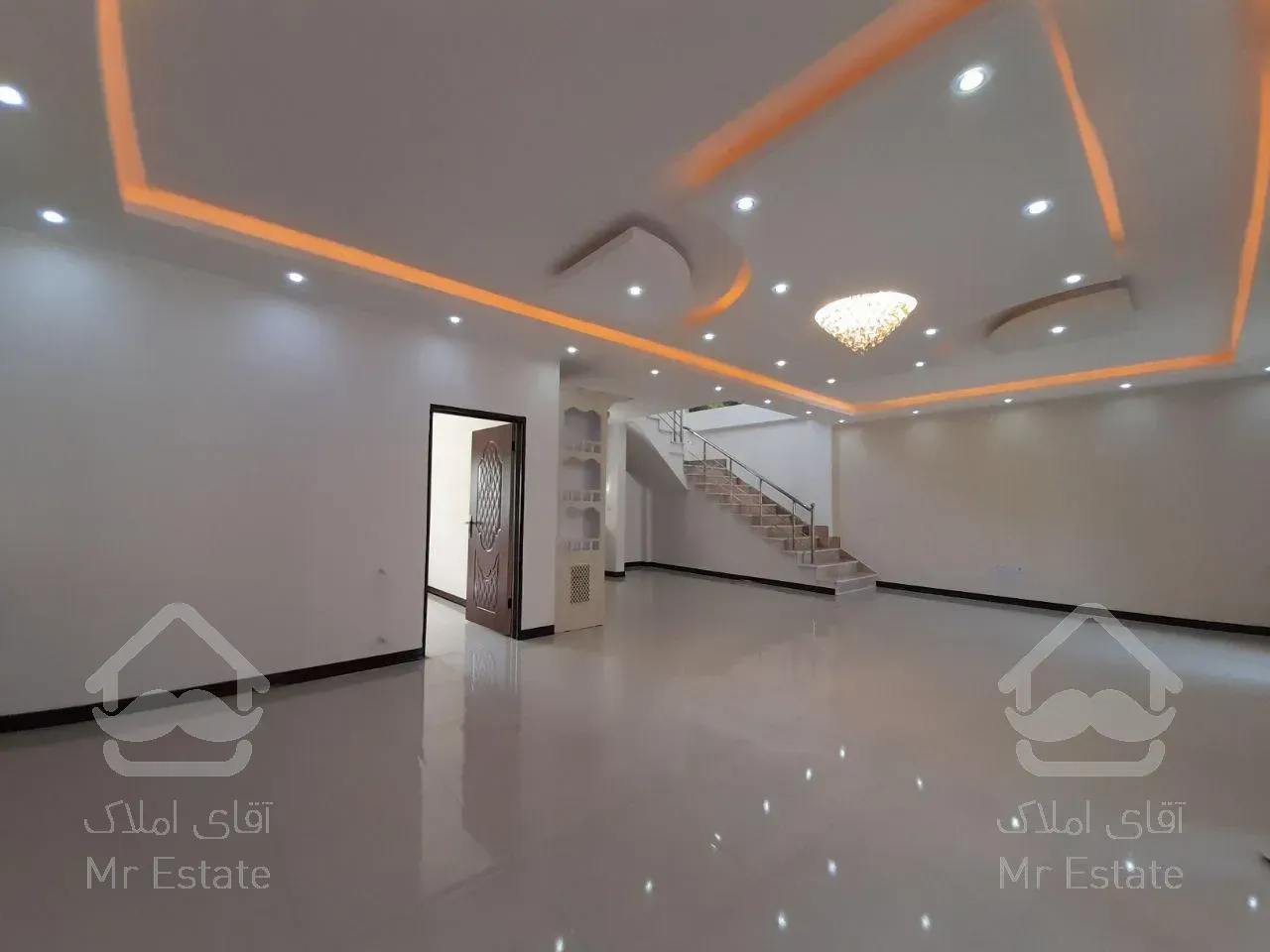 ویلا لوکس ۲۵۰ متری