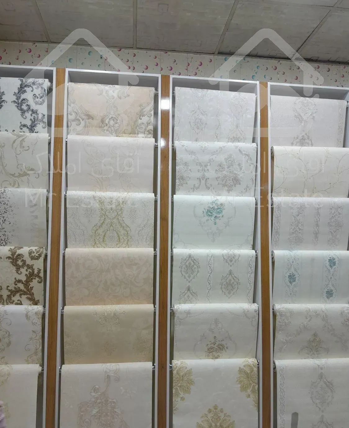 کاغذ دیواری با نصب