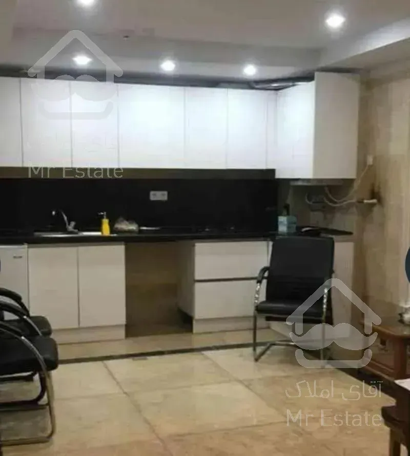 ۳ طبقه ۷ واحدی یکجا و نوساز در سرو آزاد