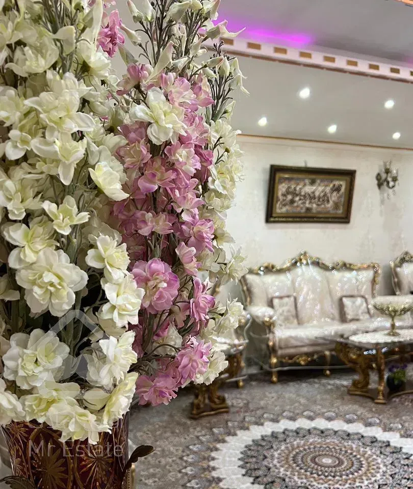 واحد ۱۳۰ متری فول امکانات