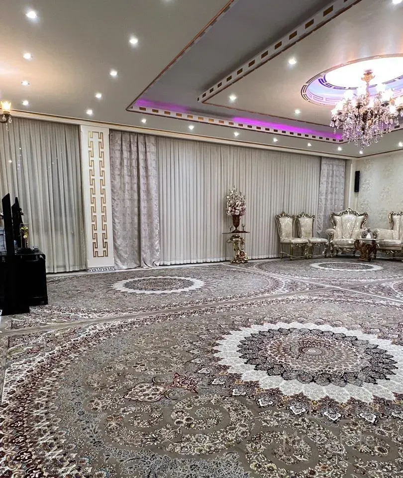 واحد ۱۳۰ متری فول امکانات