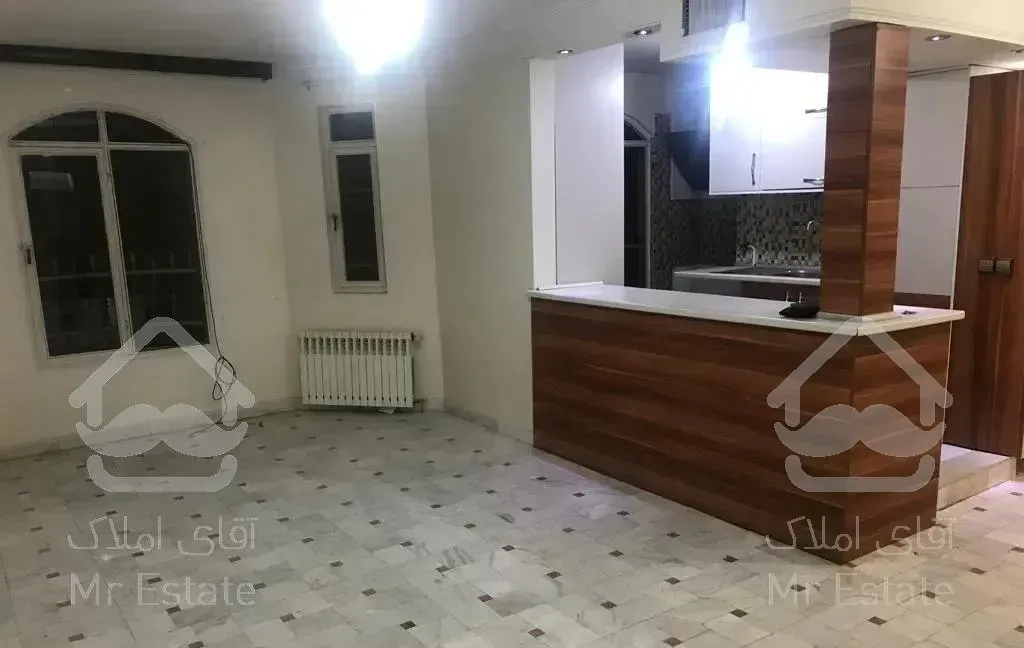 سهرودی دبستان ۶۴ متر دوخواب با پارکینگ و انباری