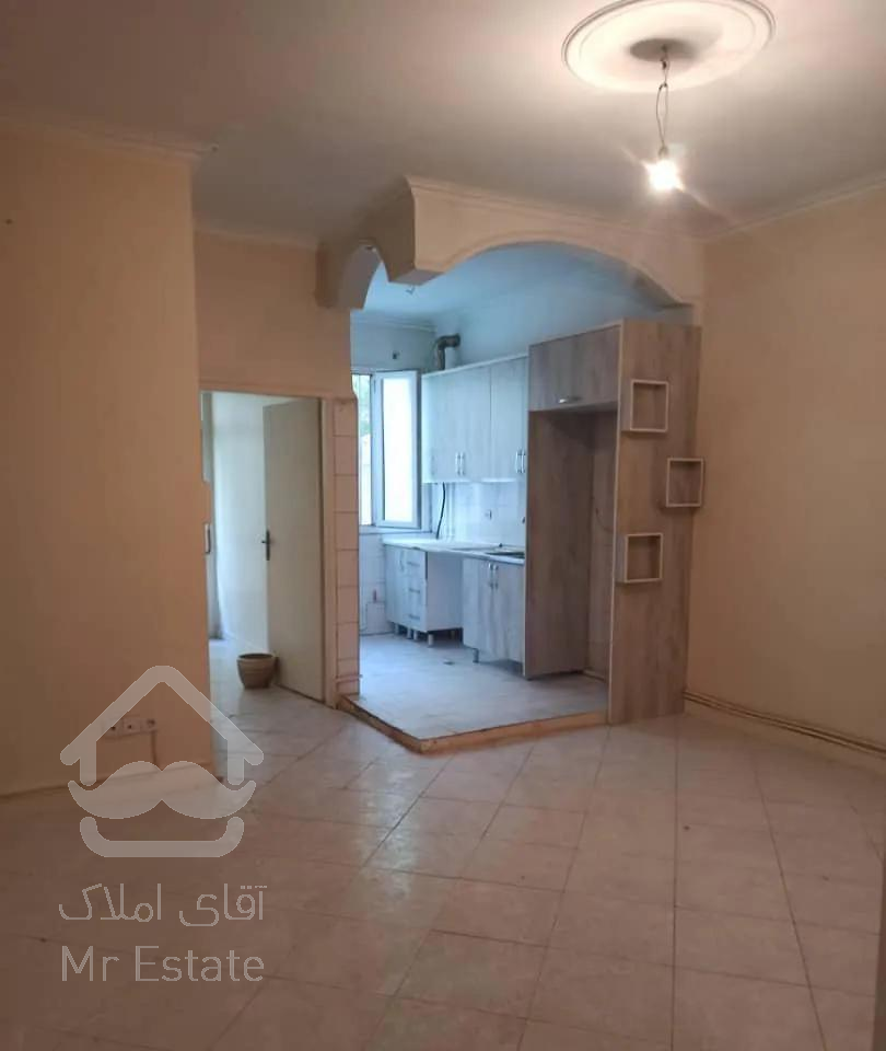 ۴۸ متری با پارکینگ و انباری