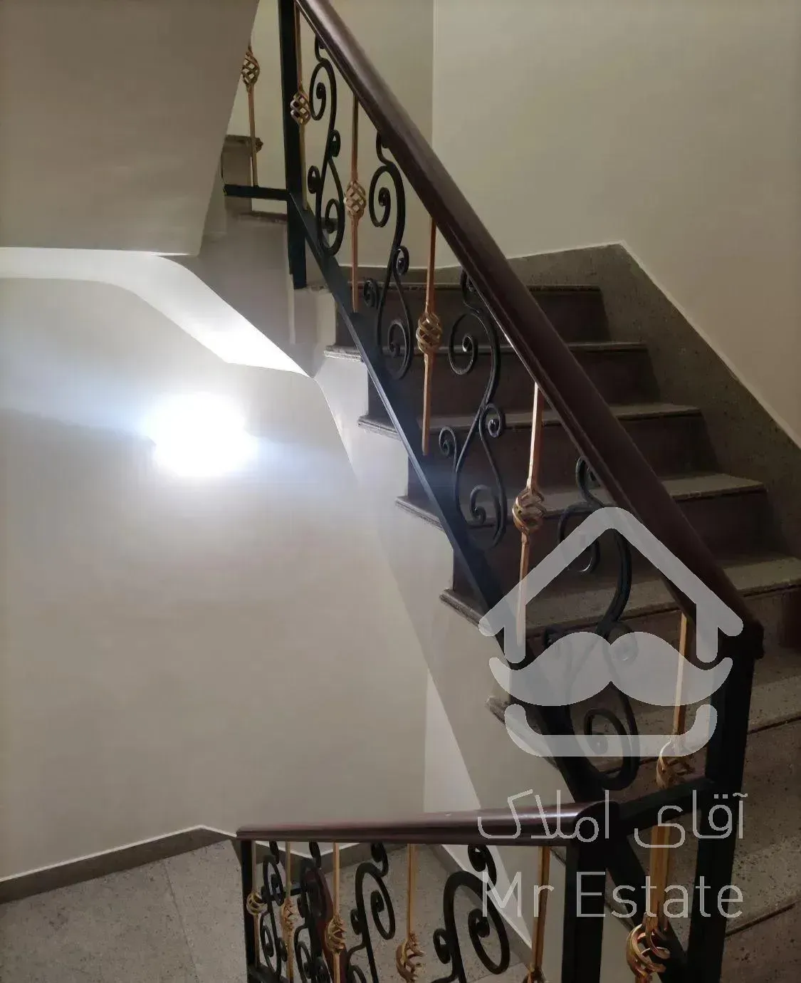 جردن ولیعصر ۵۵ متر طبقه دوم