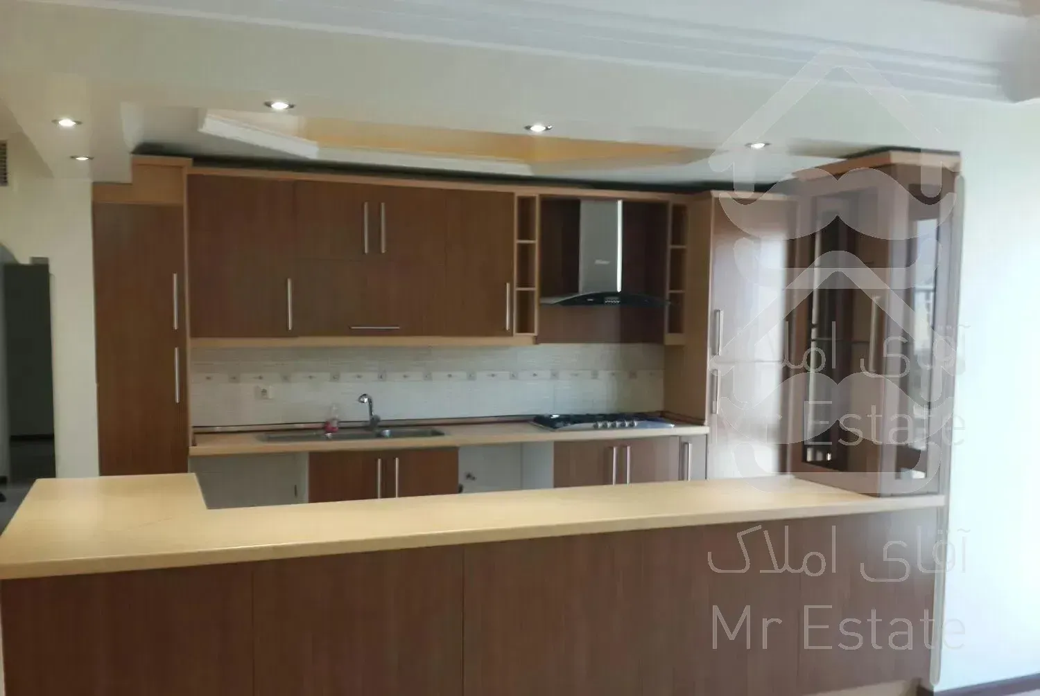 میردامادشمالی نساء 142متر 3خوابه 7ساله شیک