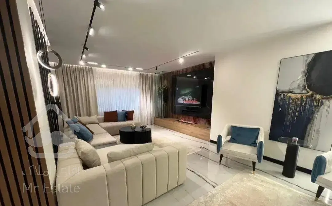 ۹۲ متری/خوش نقشه/فول امکانات/اباذر مقداد