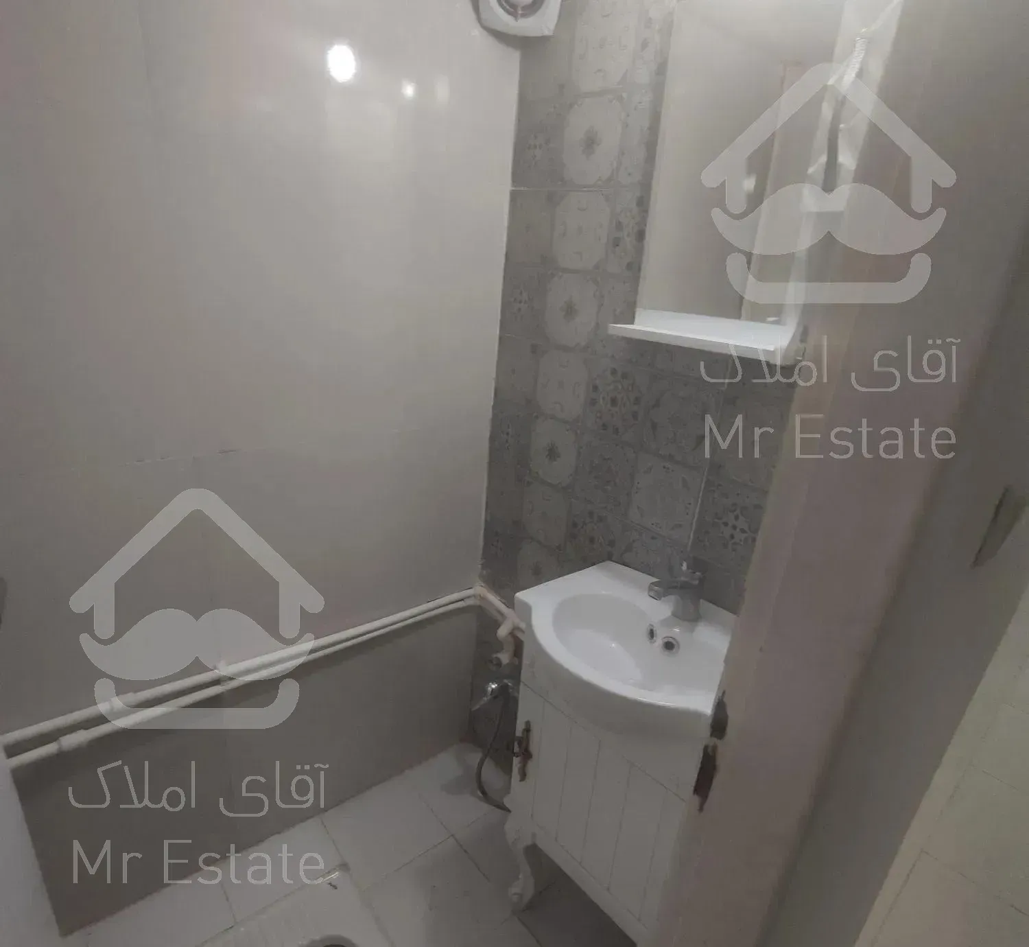 ۵۲متر همکف دارای یک خواب دارای حیاط خلوط