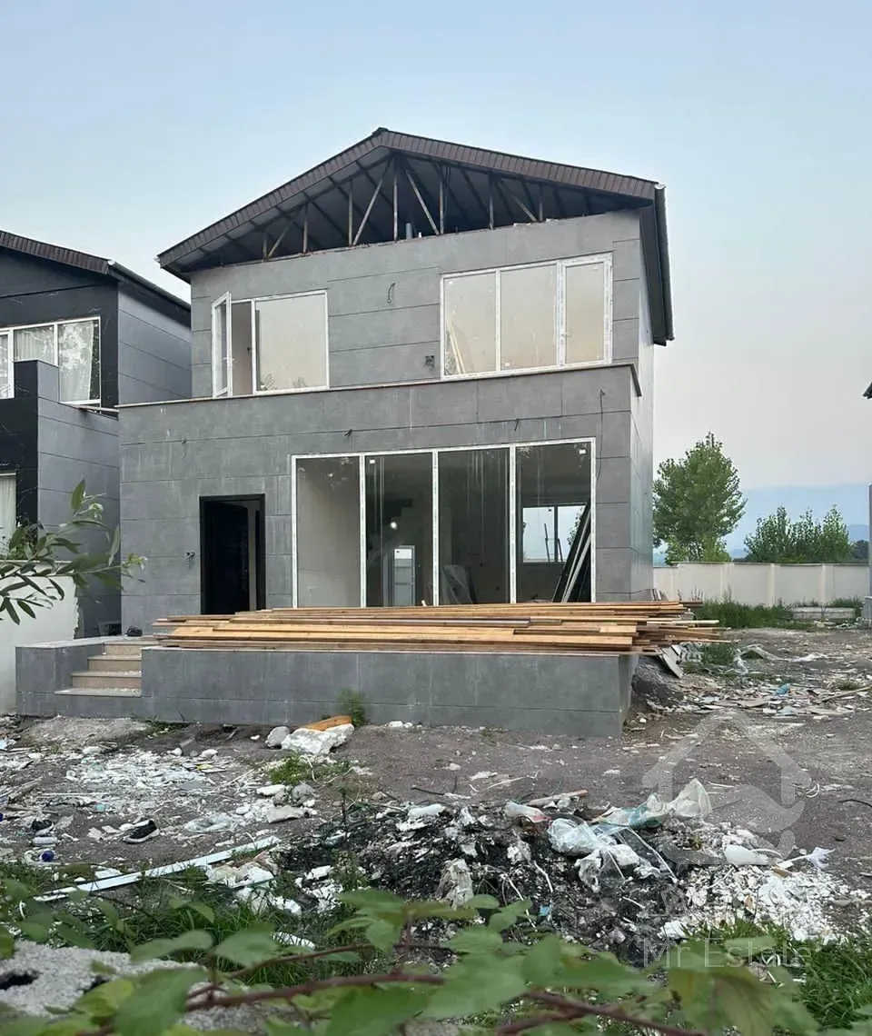 ویلا باغ شهرکی۲۴۰متر زمین بنا ۱۴۰متردوبلکس لاهیجان