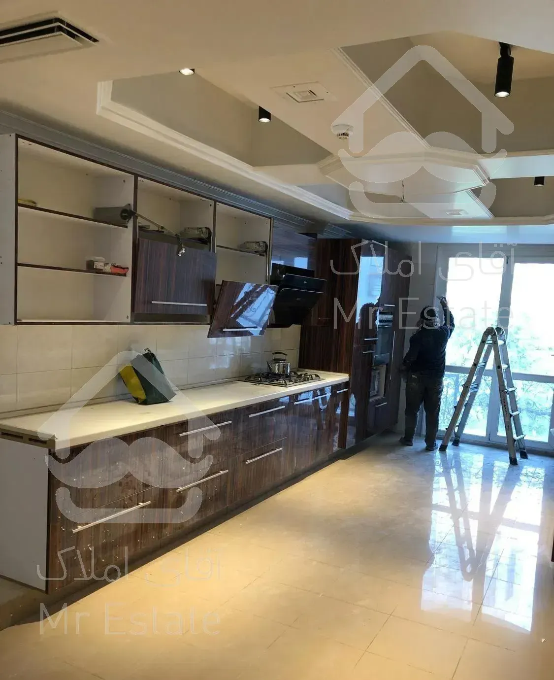 آپارتمان ۴۹۵متر سوییت دار زعفرانیه ثاراله