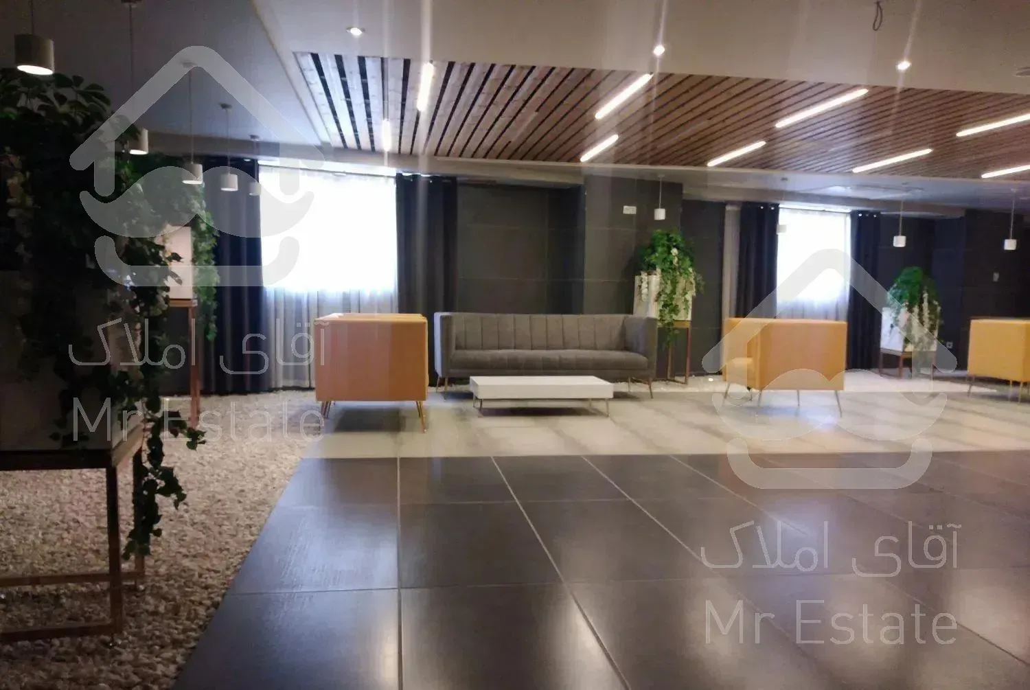 200 متر، سه خوابه، کلیدنخورده، برجG