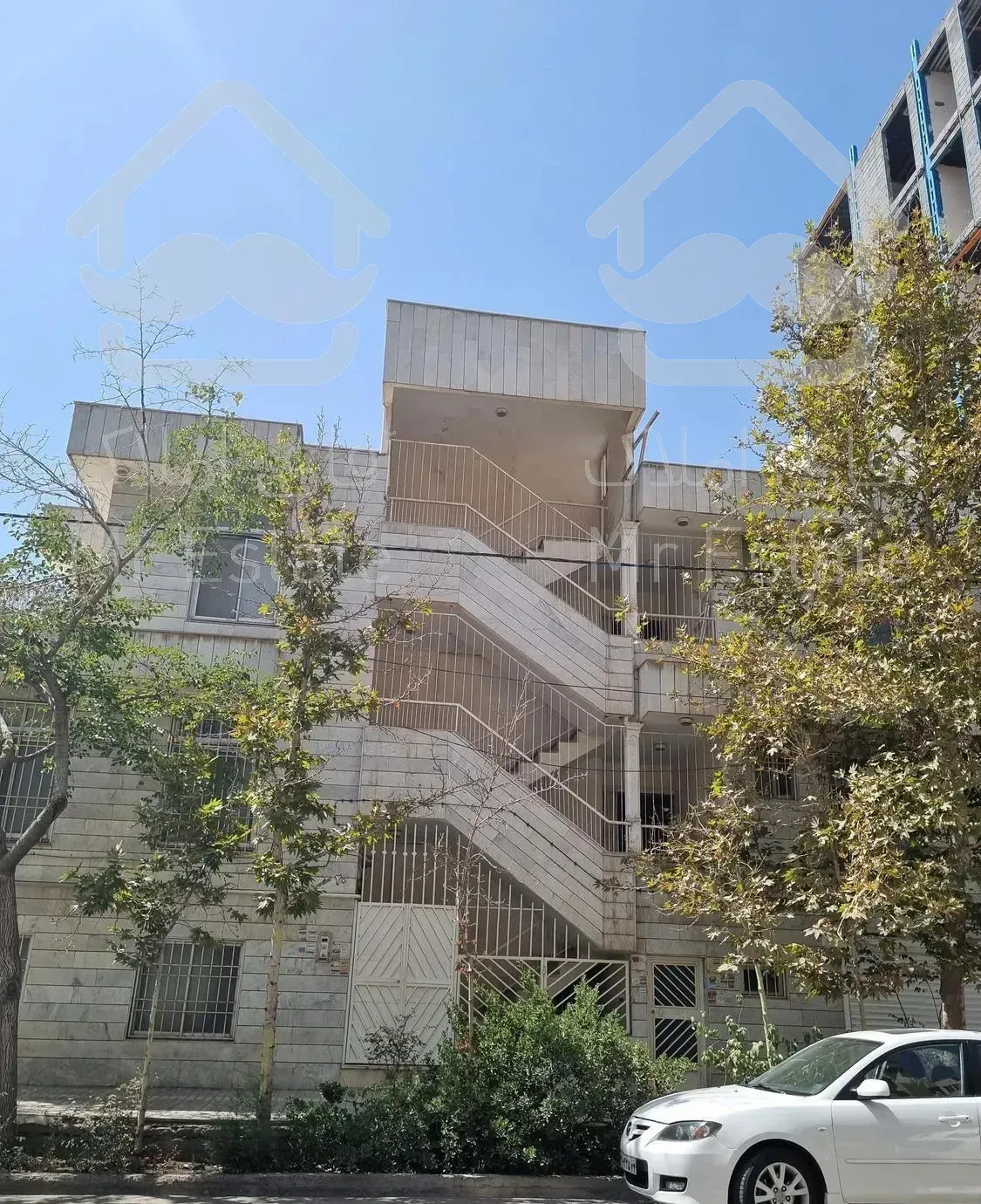 255مترویلائی*چهاراه دانشجو*3واحدی*باپروانه*اتابک