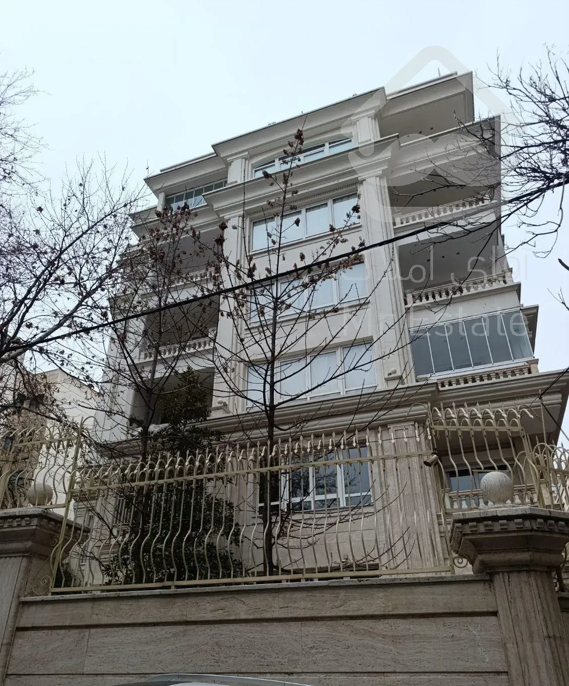 ۲۲۰ متری عمار کلید نخورده