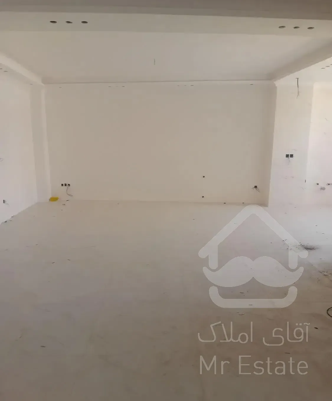 اپارتمان سه طبقه وسه و واحدی درچهاراه صاحب