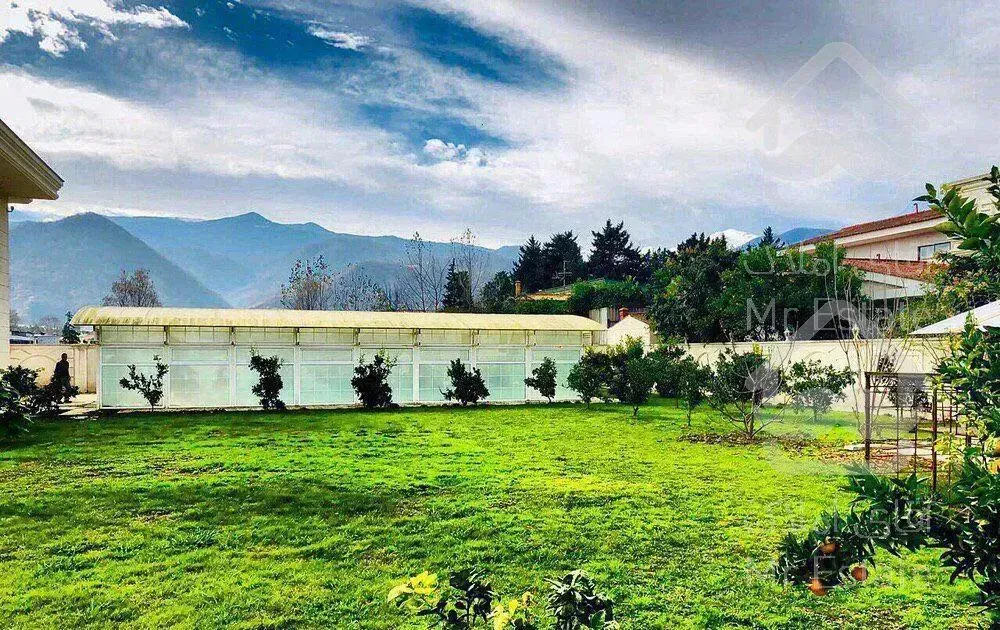 فروش ویلا ۱۲۰۰متری در محوطه ۲۰۰۰هزار متری