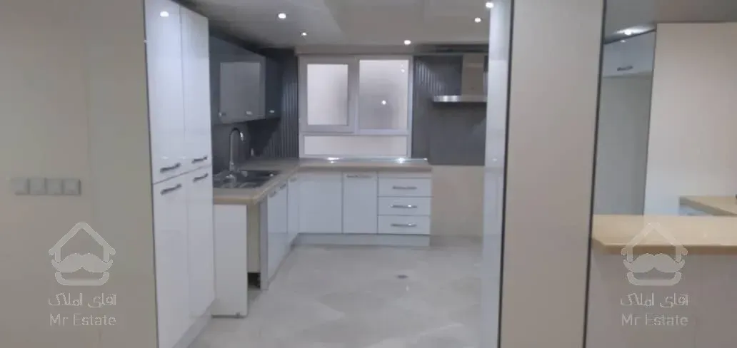 رهن و اجاره آپارتمان ۲۱۵ متری ۴ خوابه نیاوران