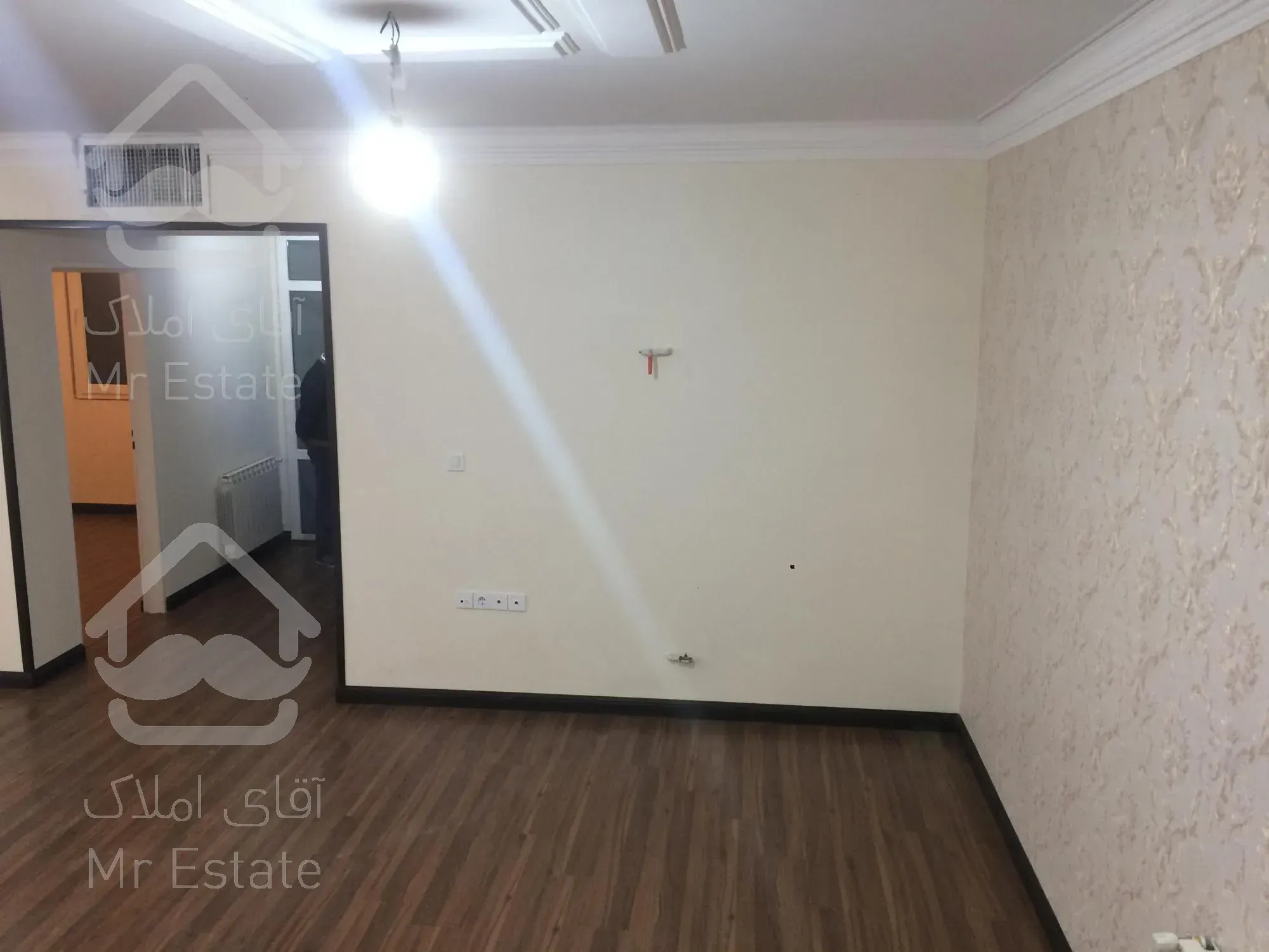 ۱۰۰متر تک واحدی صادقیه فردوس شرق زیر قیمت