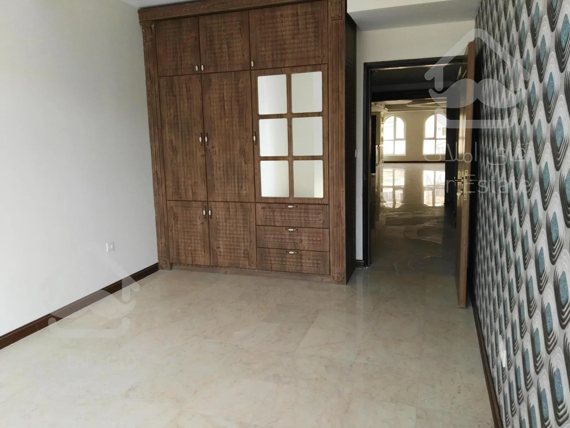 اجاره آپارتمان تکواحدی نوساز ۲۵۰ متری کاشانی گلستانها