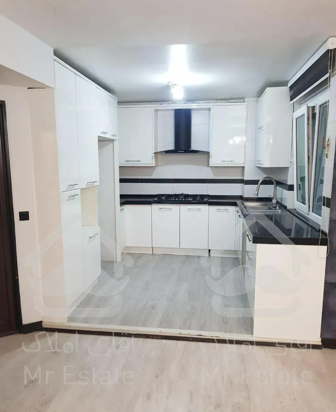 ۱۰۰ متر ۲ خواب میدان محسنی