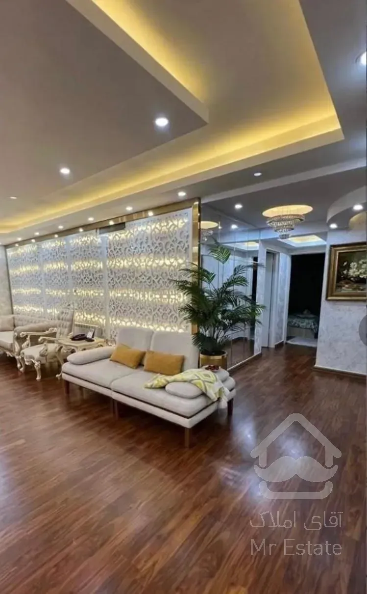 آپارتمان۱۳۰مترلاکچری بلوارابوذر وحدت (خانم مهرجو)