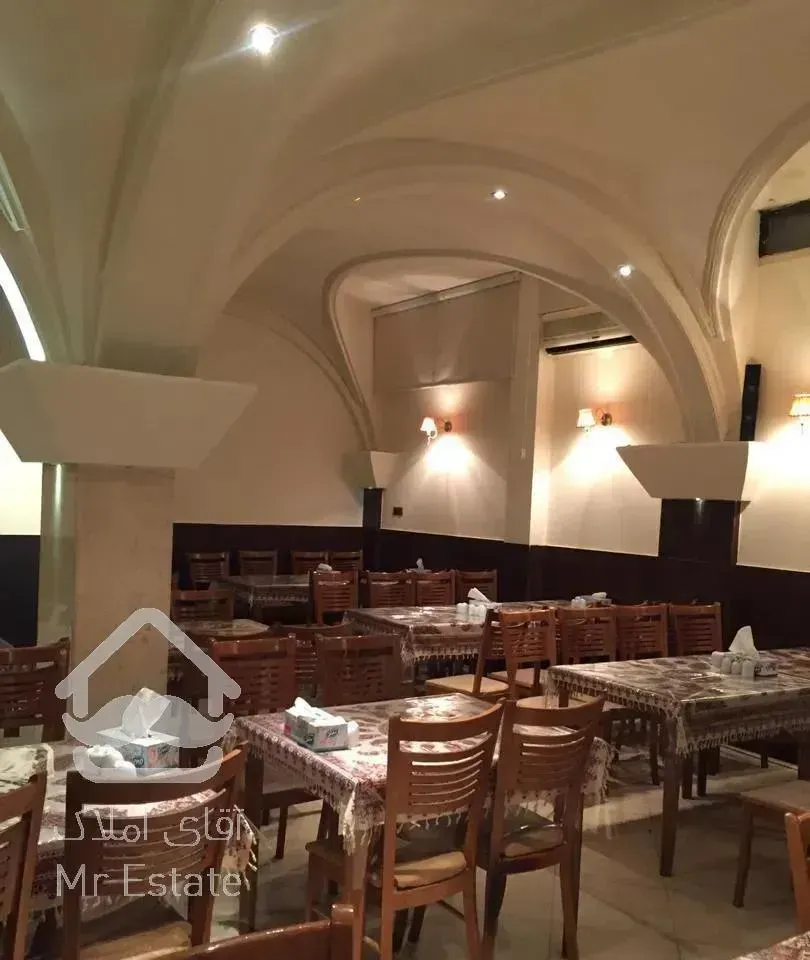 ۲۰۰ متر سفره خانه سنتی (شریعتی الهیه )با ۳ جواز