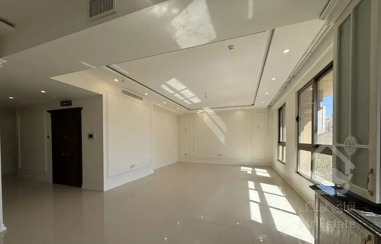 اول هنرستان /نوساز /۱۳۰متر /۳خواب /فول امکانات