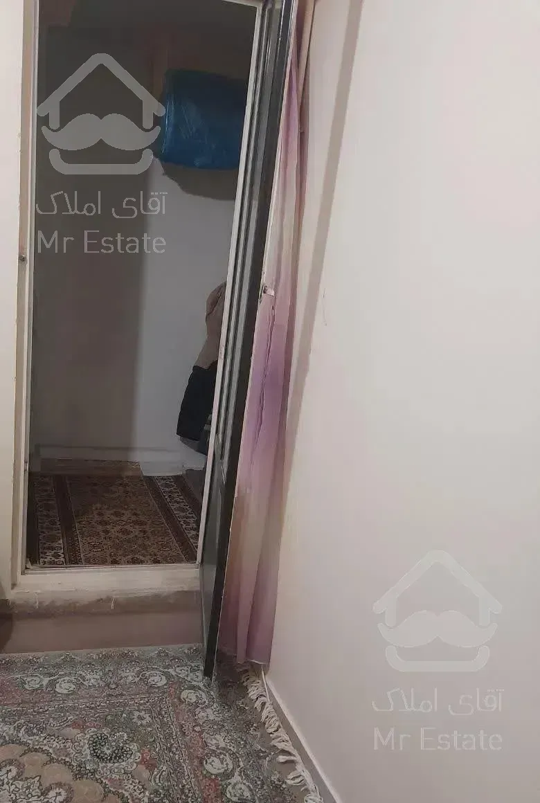 واحد 63 متری *طبقه اول *سند تک برگ