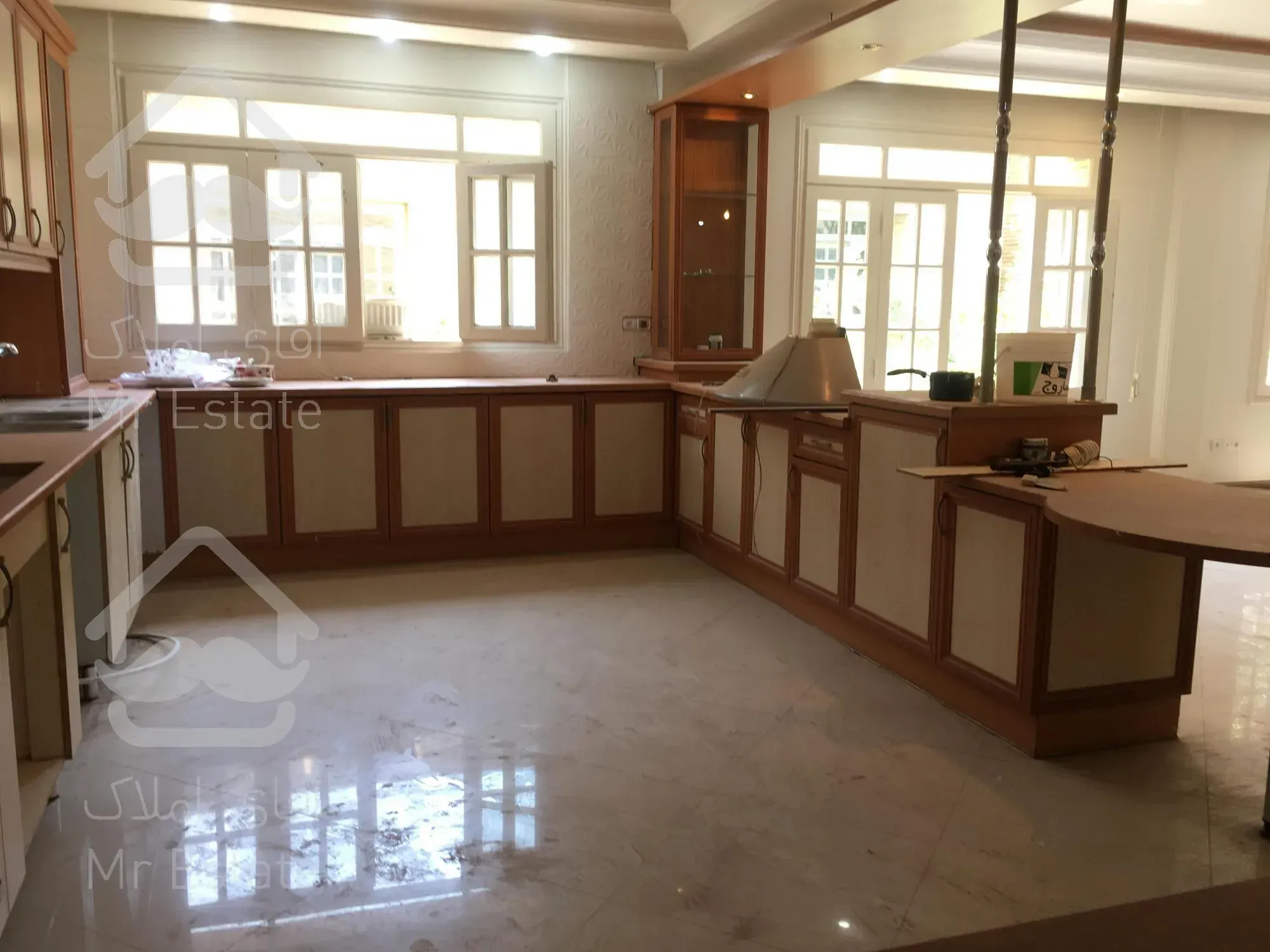 اپارتمان ۲۱۰ متر برج باغ