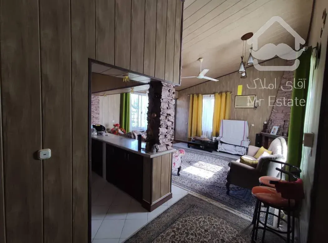 ویلا در داخل شهرک جای خوب با حیاط سر سبز