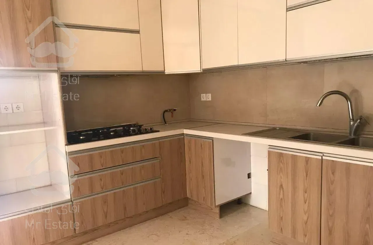 اندرزگو 120 متر // فرعی دنج / کم واحد