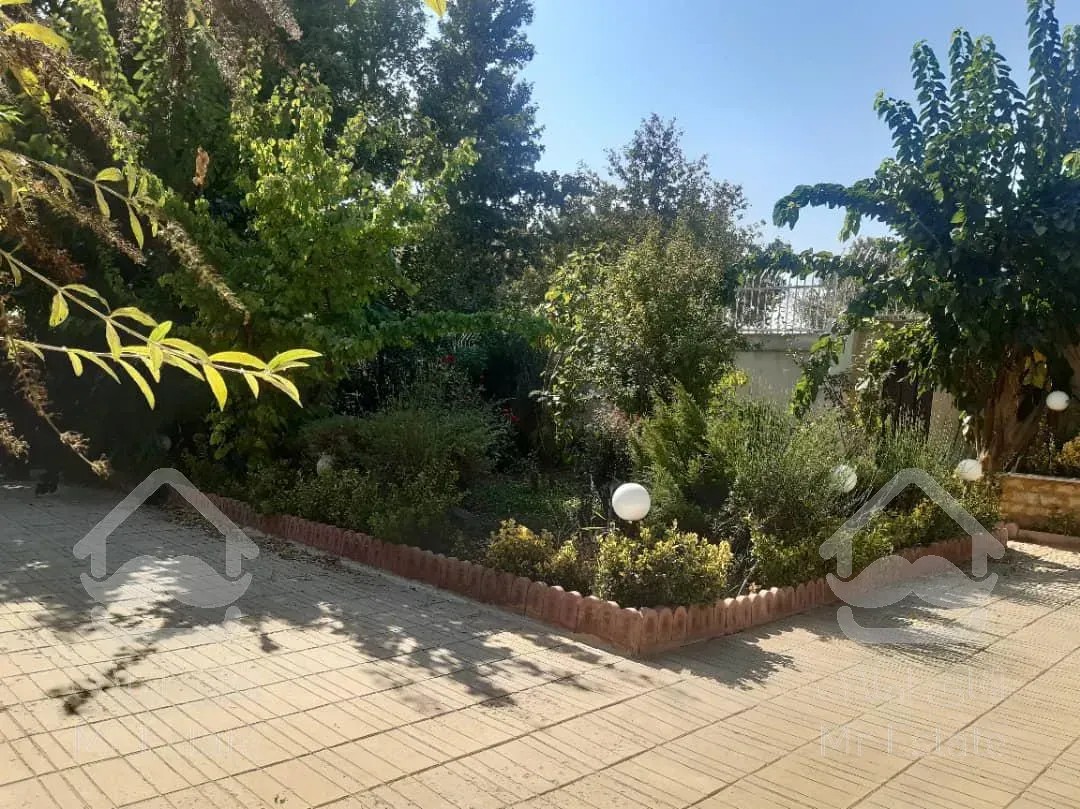 ویلا730  با درختان کهن در لوکیشن عالی و رویایی کردان