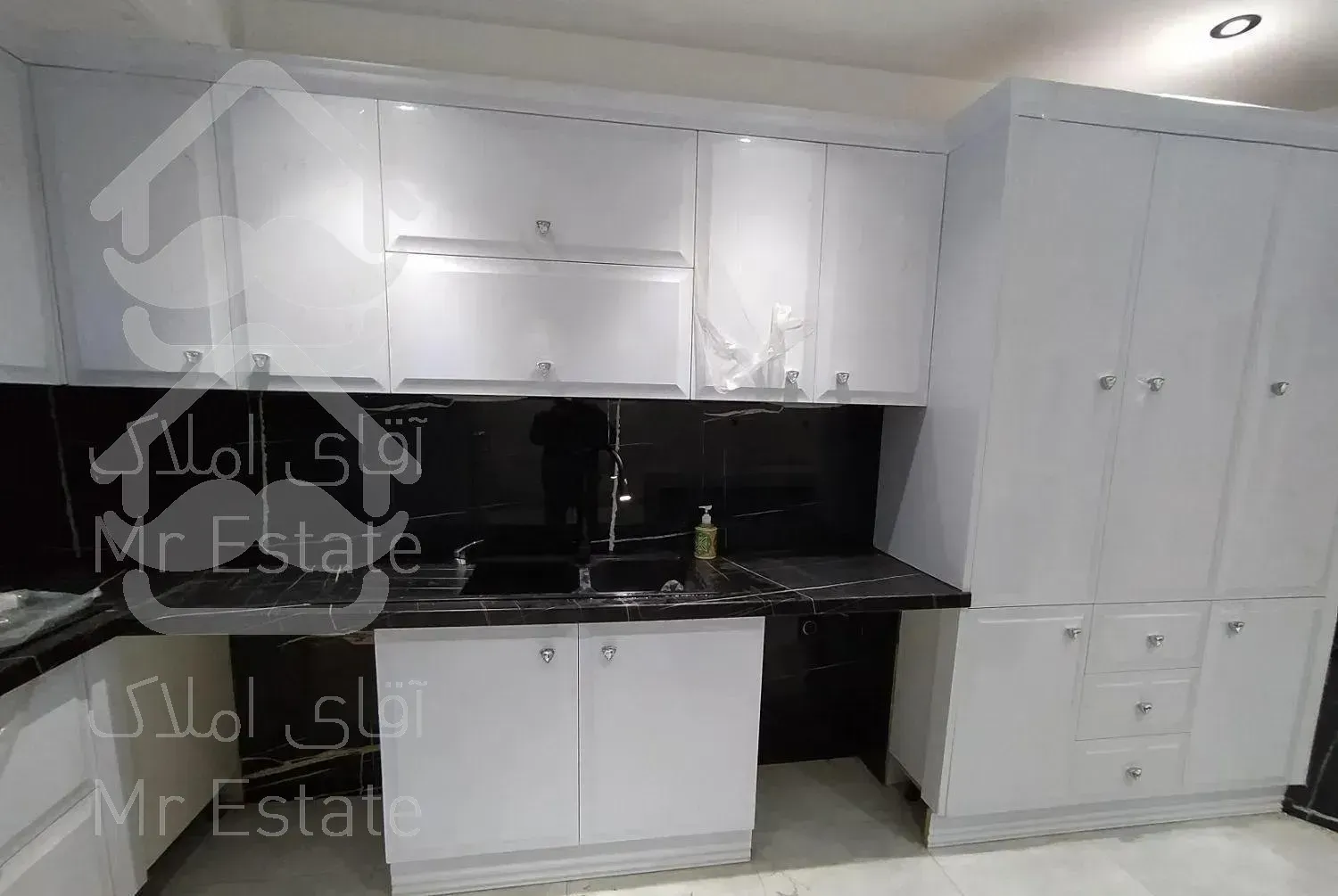 آپارتمان ۱۳۲ متر سه خواب ویو دار سعادت آباد