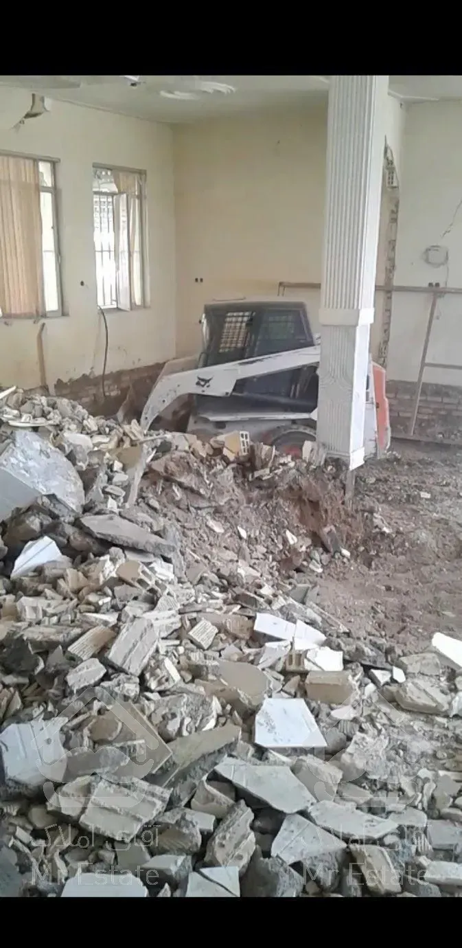 بابکت  مینی لودر تخریب و خاکبرداری