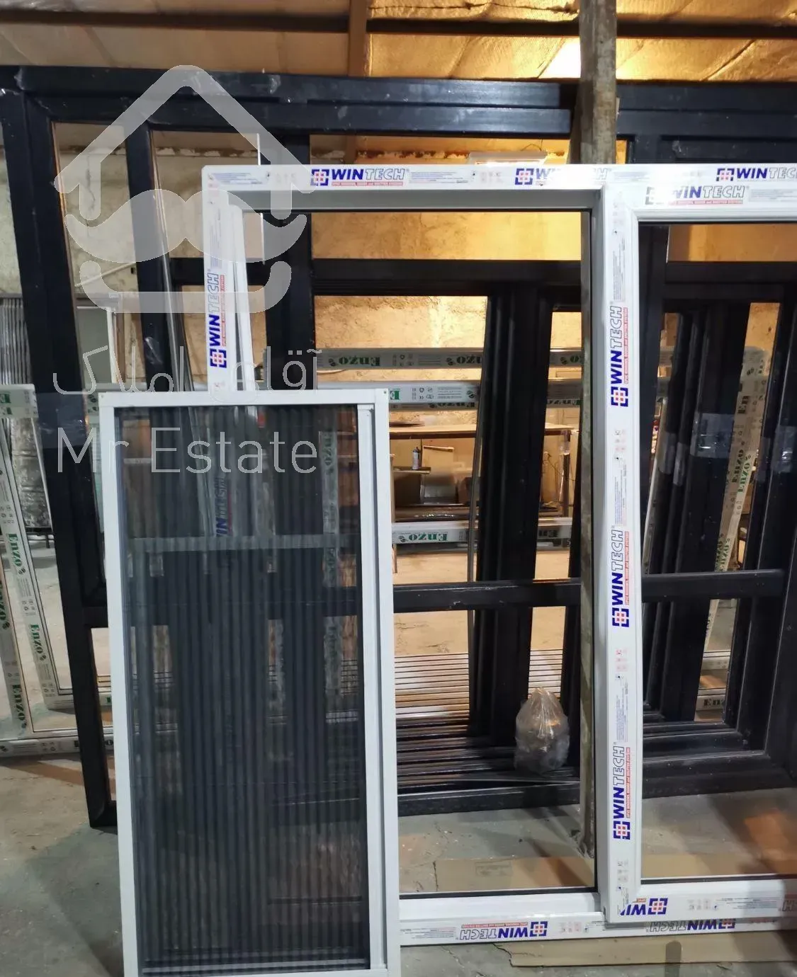 در و پنجره دوجداره و توری پلیسه