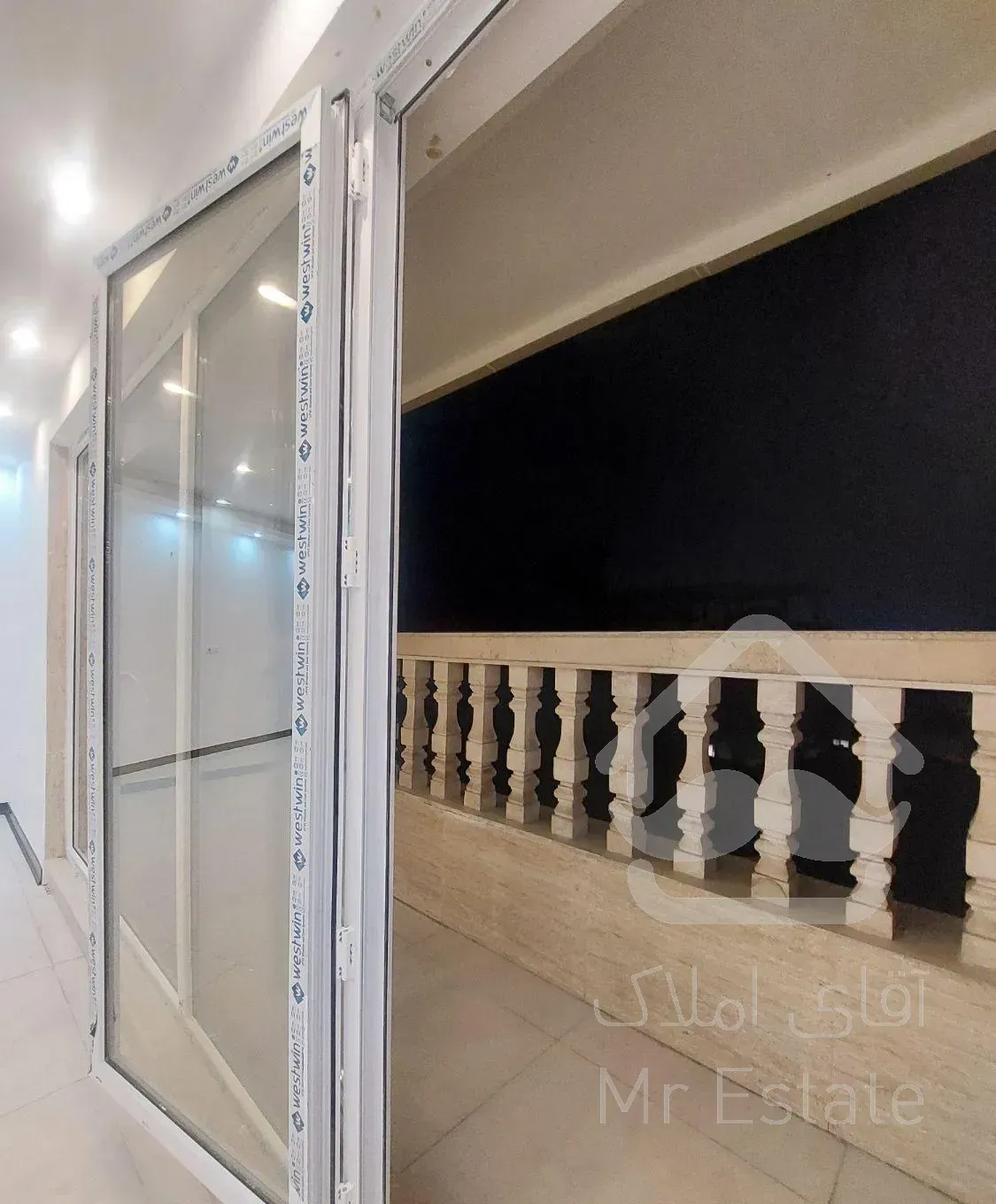 آپارتمان ۲۴۰ متری تک واحدی ابتدا خ تهران خرم