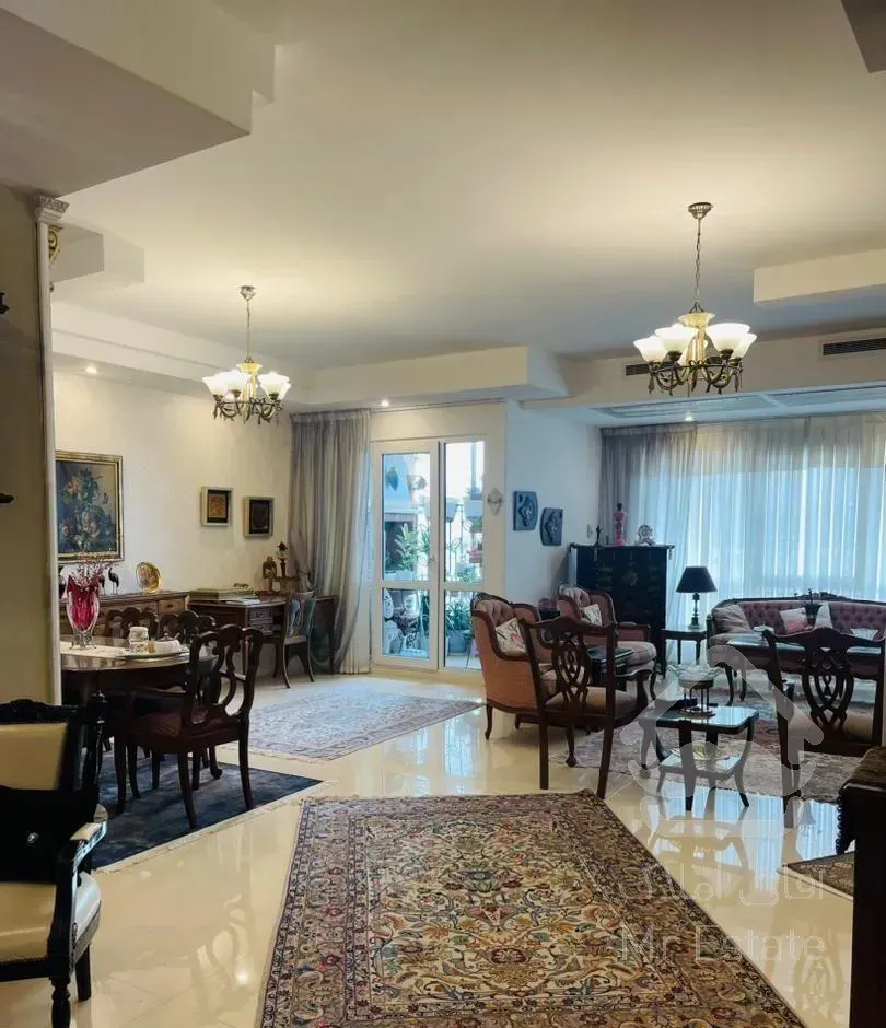 فروشی ۲۱۰ متر ۳ خوابه نیاوران