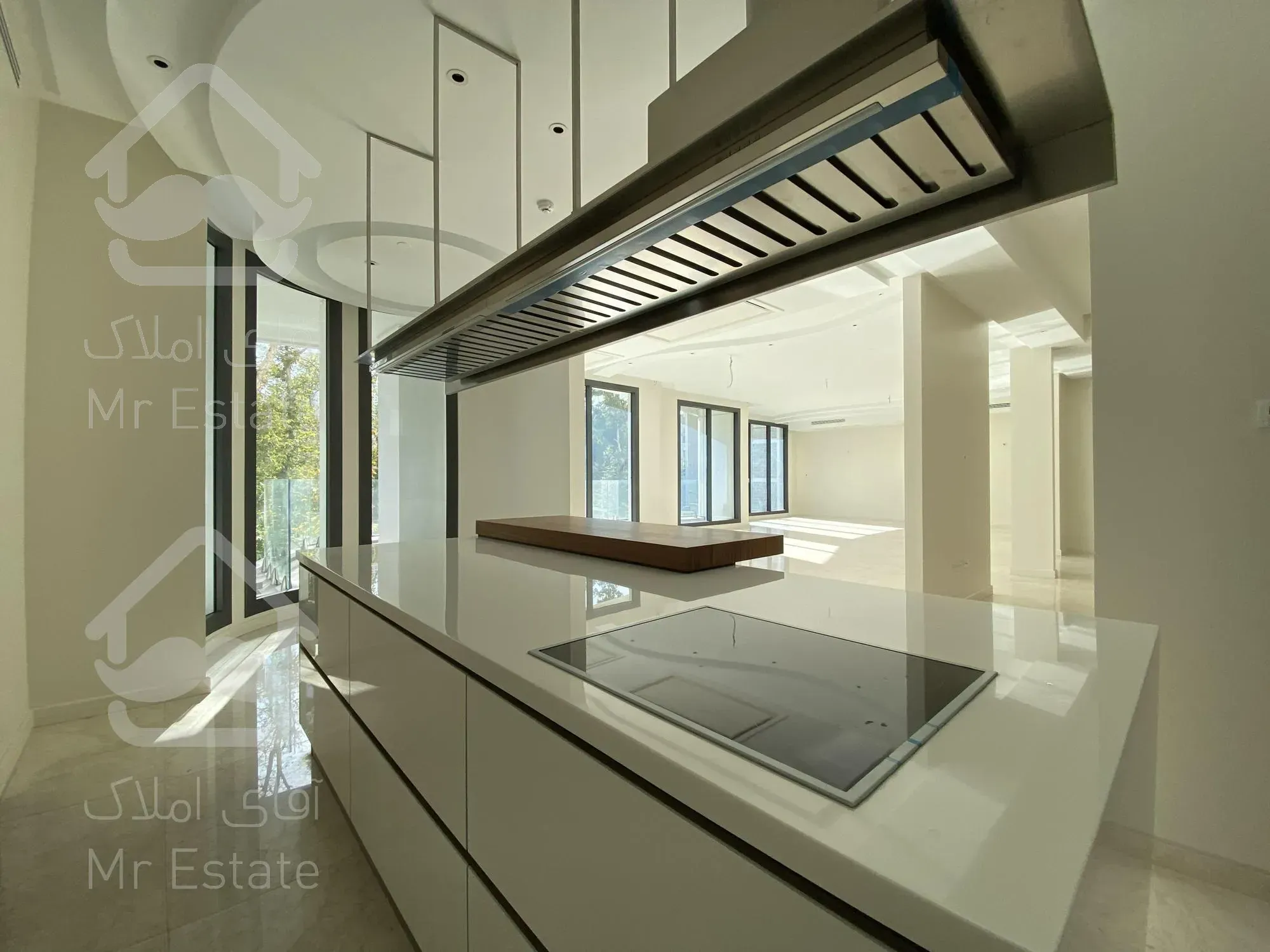 فروش ۶۶۰ متر پنت هاوس مدرن با چشم انداز خاص