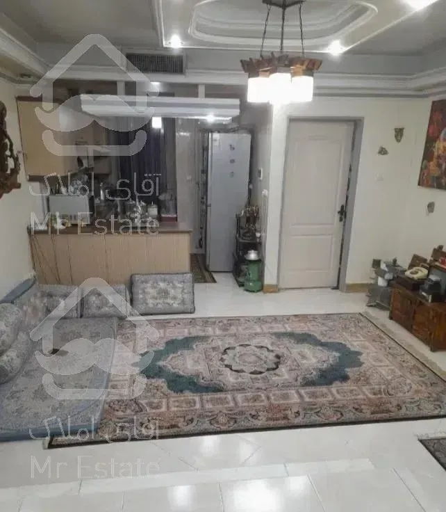 ۵۲ متر تکواحدی با پارکینگ موتور