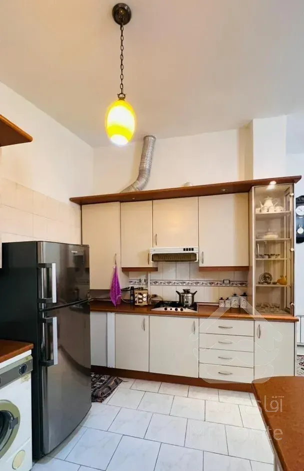 آپارتمان۷۵متری- یک خواب- طبقه سوم