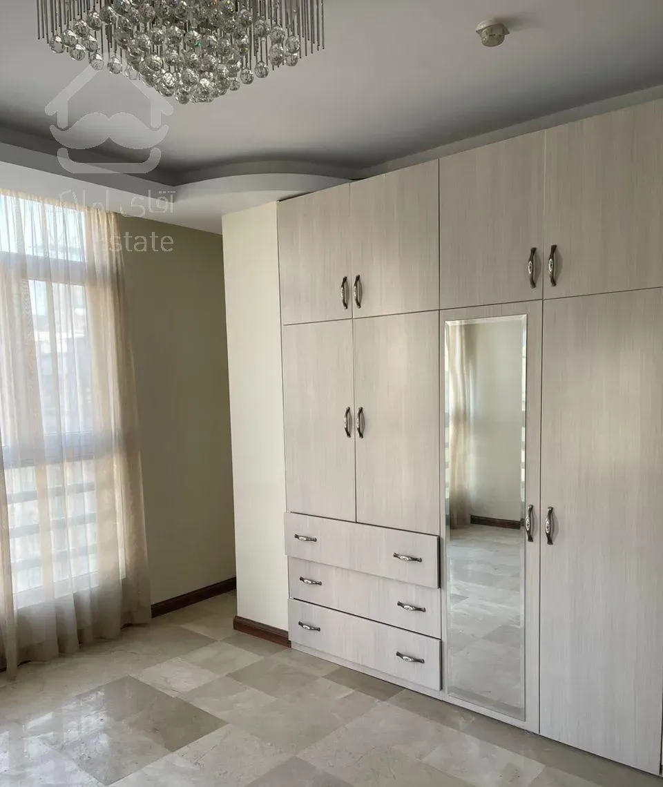 ۹۱ متر / خوش نقشه/سالن پرده خور/ تاپ لوکیشن