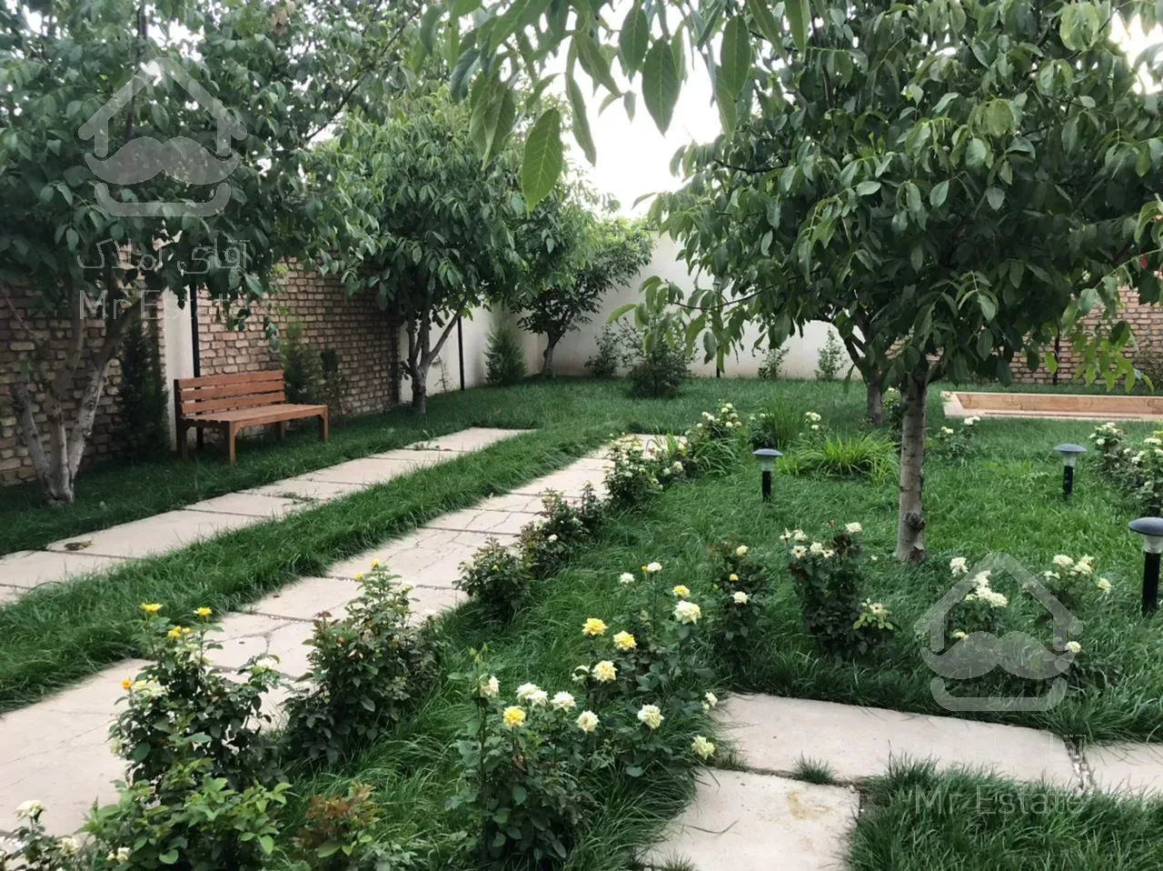 فروش ویلا مدرن ۶۵۰ متری چهارباغ شهرکی