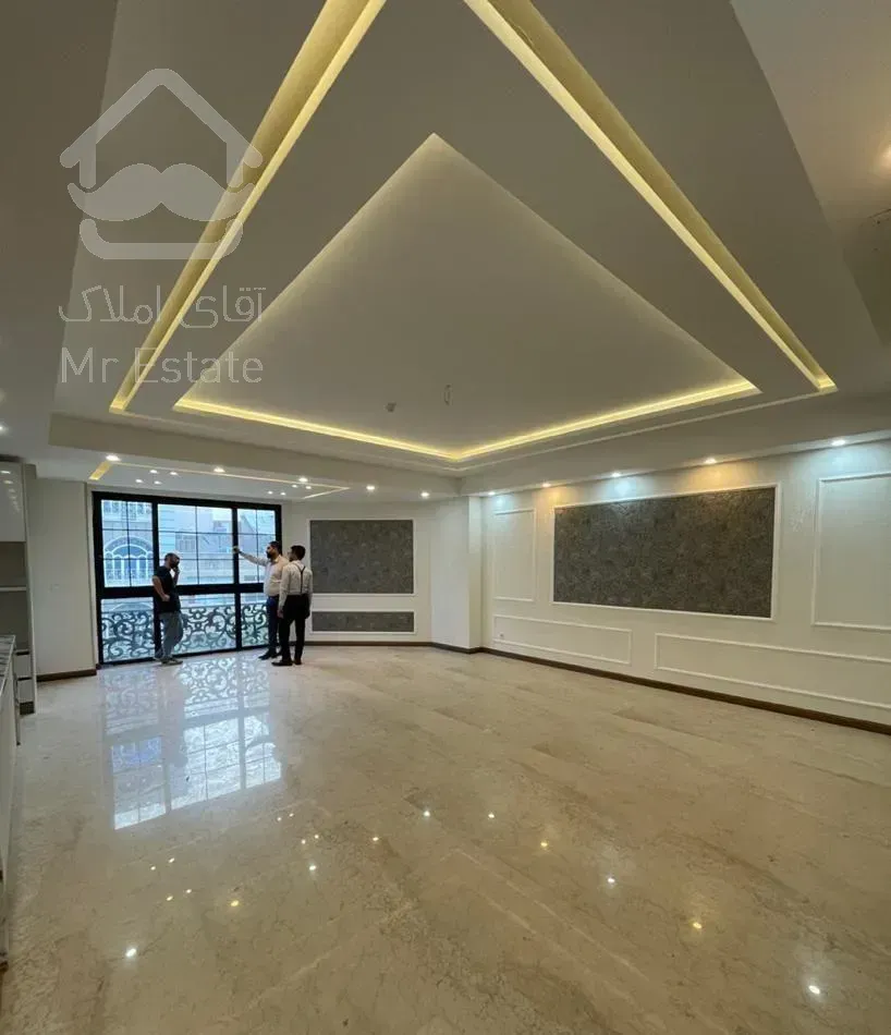 ۱۵۰ متر سه خواب/ فول امکانات /زیر قیمت بعلت مهاجرت