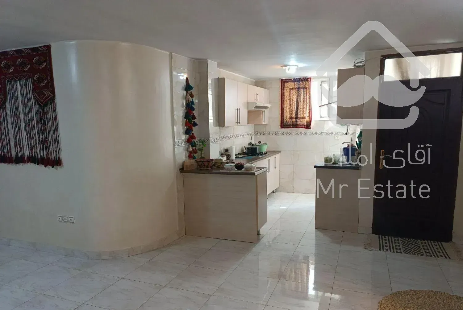 مشاهیر فجر ۱۰۶متر ۲خواب  تکواحدی  حیاط دراختیار