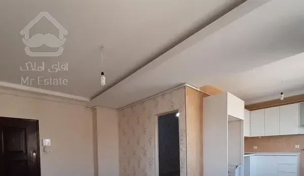 ۶۰ متر / برّ اصلی کاشان / ۵۰ متر حیاط در اختیار