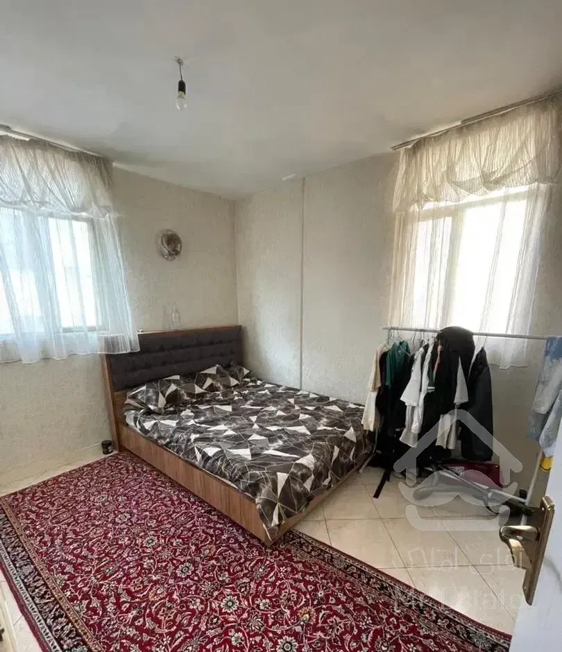 ۵۲ متر  نور گیر عالی