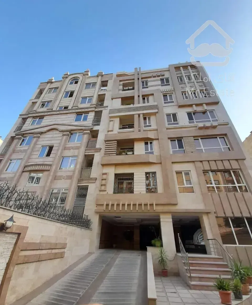 ١٠٠متربسیار شیک و خوش نقشه غربیهاى تهرانپارس