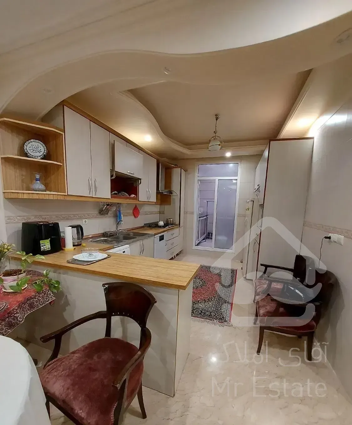 ۱۱۰ متر تکواحدی فول امکانات با حیاط خلوت اختصاصی