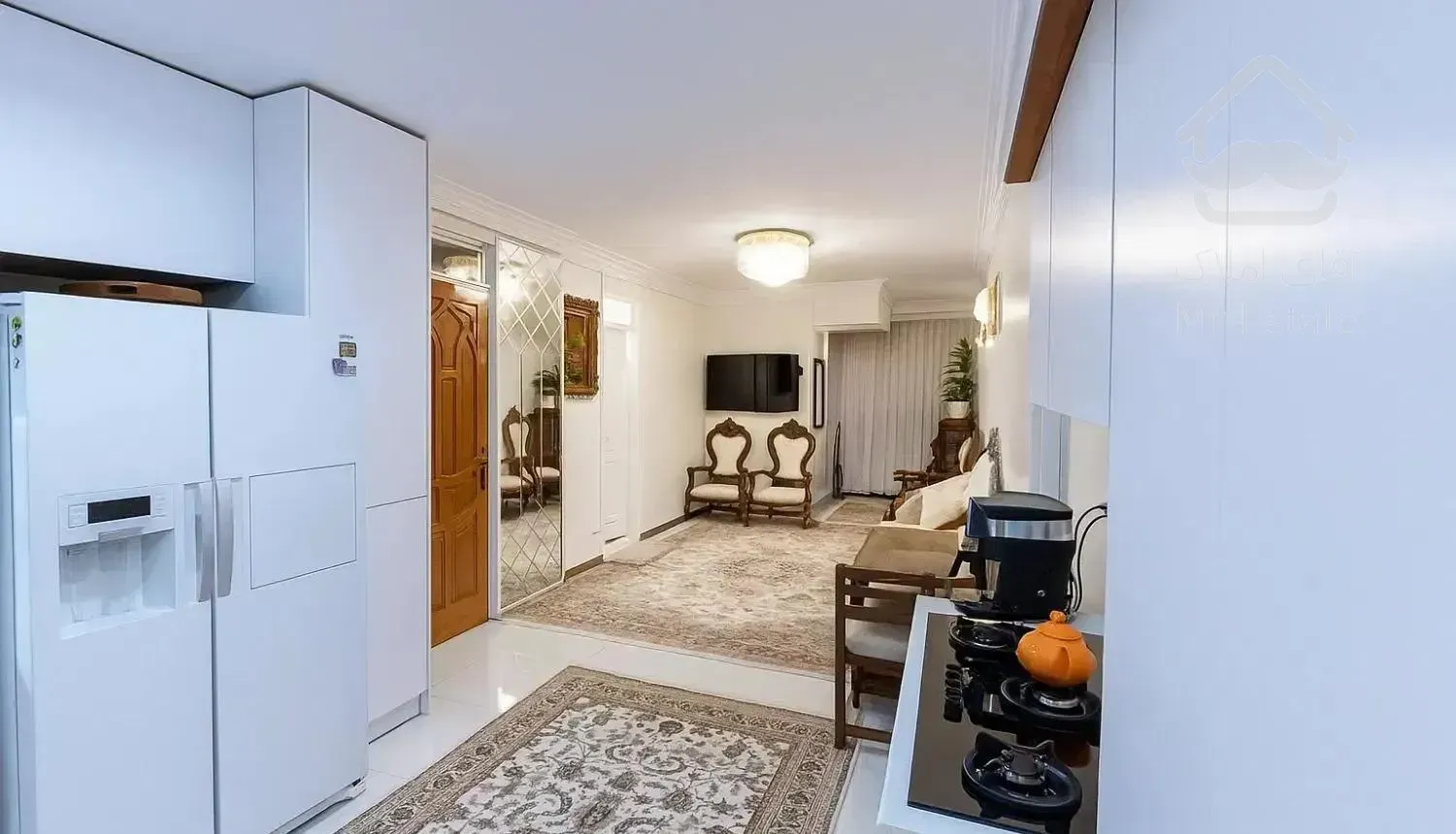 ۵۸ متری با پارکینگ و انباری و بالکن